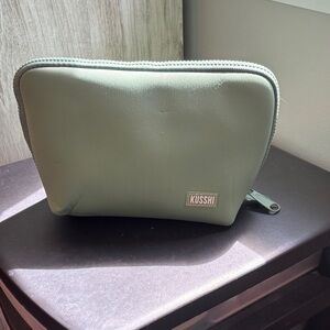 Kusshi Green Makeup  Bag